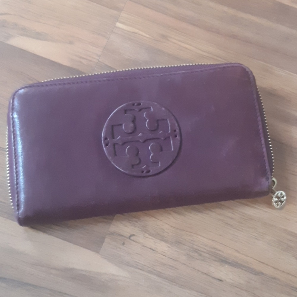 Tory burch eggplant wallet